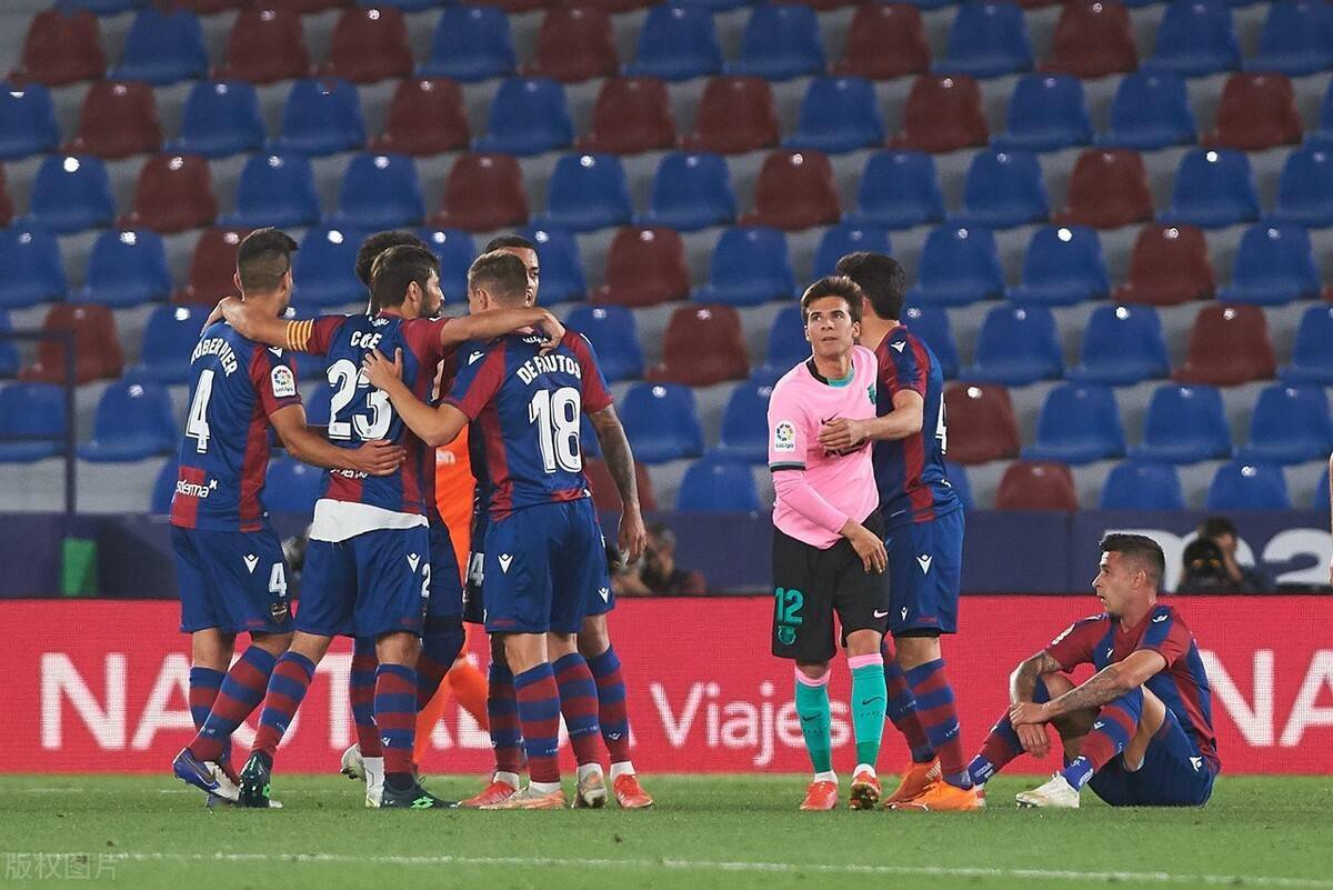 今晨欧超杯传出新动向,皇家社会主帅复盘,管理层表态:更衣室稳定,细节决定成败(皇家社会足球俱乐部主力) 今晨欧超杯传出新动向,皇家社会主帅复盘,管理层表态:更衣室稳定,细节决定成败(皇家社会足球俱乐部主力)