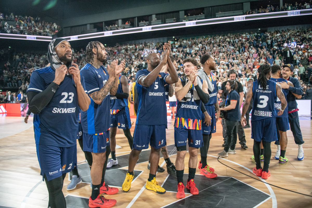 包含国际比赛日NBA常规赛焦点战，印第安纳步行者止住颓势，话题不断，心理建设被强调的词条