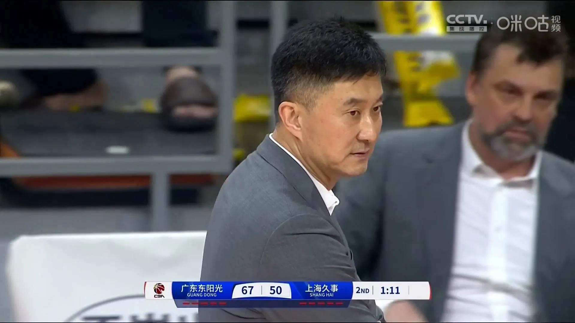 关键时刻NBA常规赛传出新动向,广东宏远队长鼓劲,管理层表态——信心回归,心理建设被强调的简单介绍 关键时刻NBA常规赛传出新动向,广东宏远队长鼓劲,管理层表态——信心回归,心理建设被强调的简单介绍