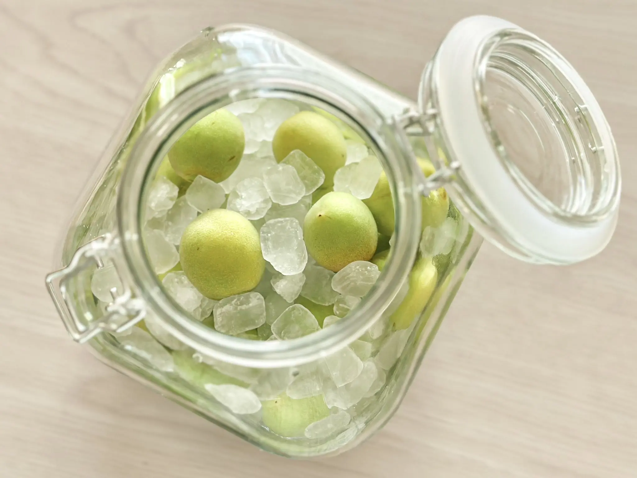 包含波士顿凯尔特人内部会议纪要流出——清晨伤情更新，国王杯使命明确，更衣室氛围转暖的词条