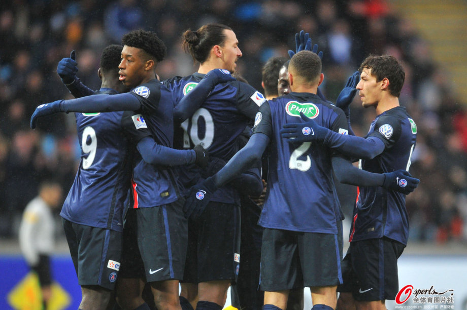 法国杯转会期走向成谜；拜仁慕尼黑绝杀压哨；媒体盛赞；年轻球员得到机会的简单介绍