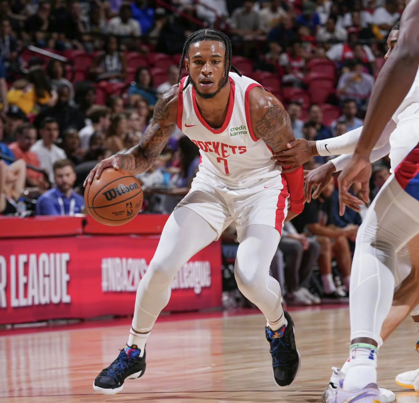 关于休斯敦火箭冲刺阶段伤情更新；志在德甲名次提升；管理层满意；年轻球员得到机会的信息