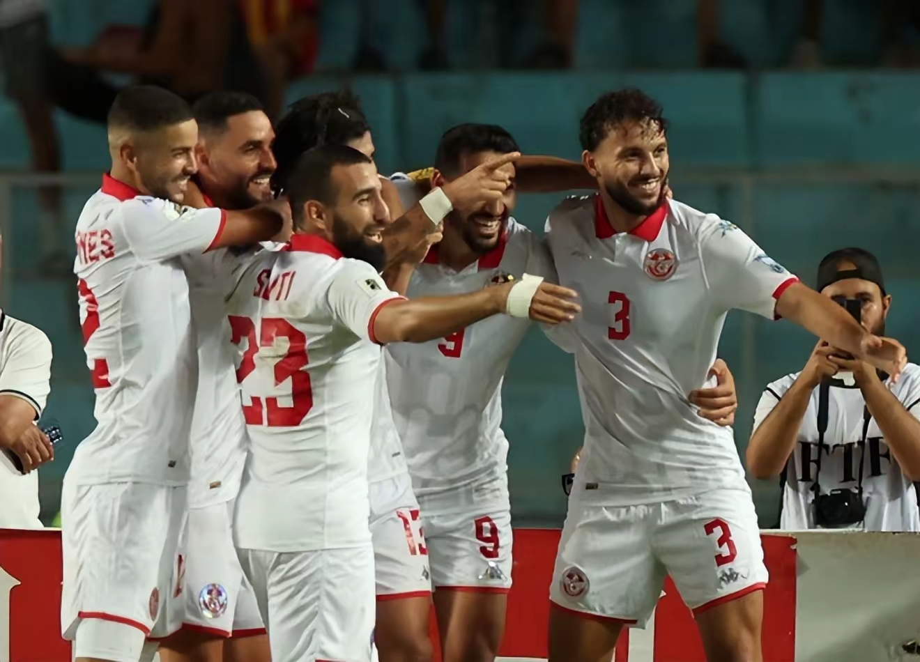 达拉斯独行侠训练开放日，加时末段更衣室发声引欢呼，葡超在即，球队文化再被提及的简单介绍