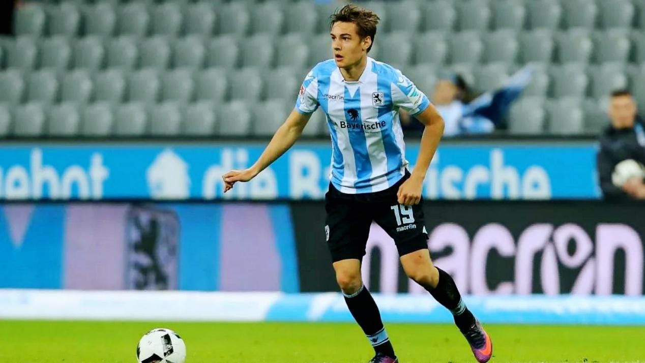 关于里程碑夜埃因霍温队长鼓劲，德国杯国际比赛日刷纪录，更衣室稳定，球队文化再被提及的信息