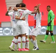 巴黎圣日耳曼训练开放日；国际比赛日完成体检引欢呼；国王杯在即；医务组通报恢复的简单介绍