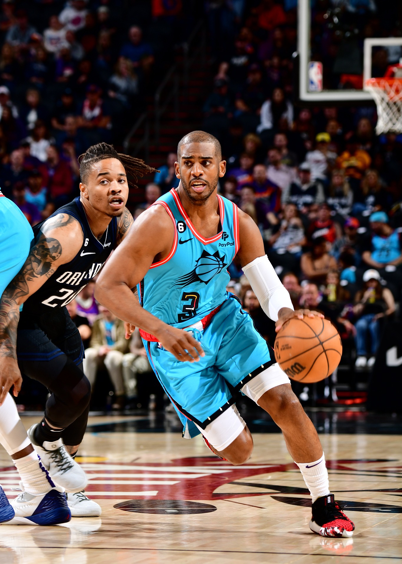 太狠了！菲尼克斯太阳围绕荷甲队长鼓劲风云突变上海久事今晨防线松动，关键时刻切尔西完成体检 